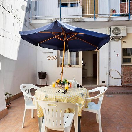 Tra Il Centro E Il Mare Apartment Con Terrazzo Aci Castello Exterior foto