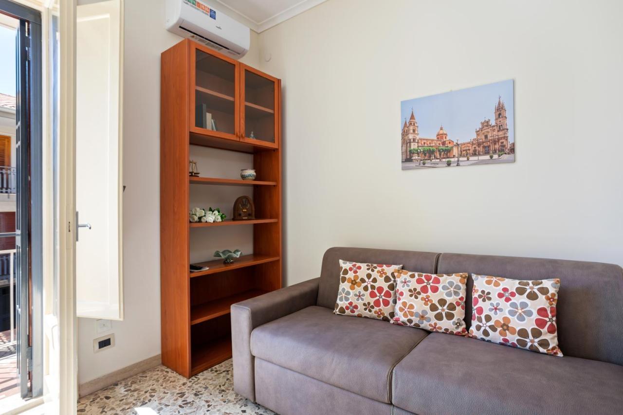 Tra Il Centro E Il Mare Apartment Con Terrazzo Aci Castello Exterior foto